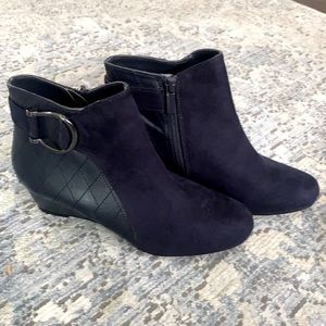 Impo Navy blue booties